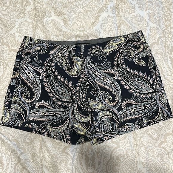 Banana Republic Factory Pants - Paisley Print shorts
